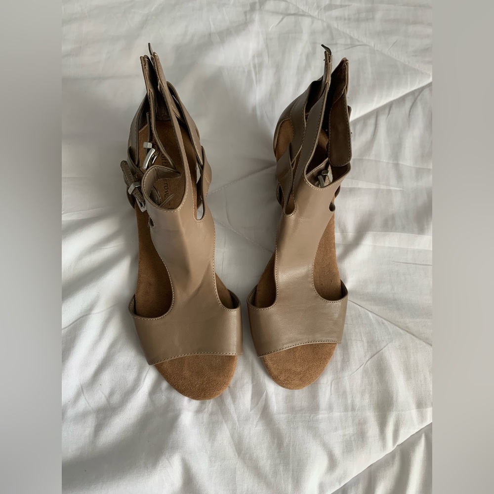 Croft & Barrow Tan Open-Toe Sandals